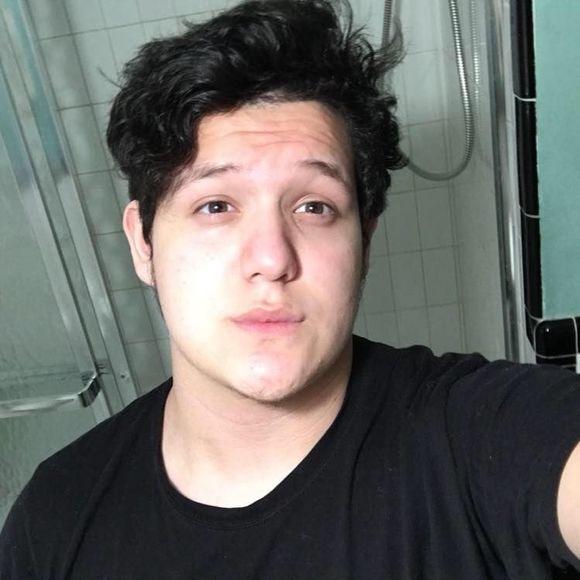 Meet your Posher, Daniel - Picture 1 of 1